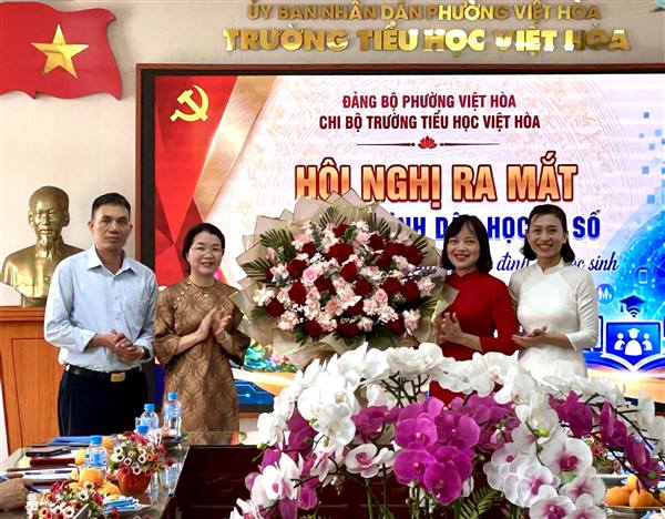 Chi bộ Trường tiểu học Việt Hòa ra mắt mô hình “Bình dân học vụ số”