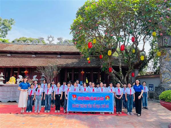 Liên đội Trường Tiểu học Lai Cách tổ chức hành trình về địa chỉ đỏ 