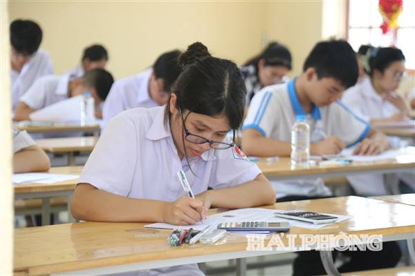 Chủ tịch UBND thành phố Chỉ thị yêu cầu tổ chức Kỳ thi tốt nghiệp THPT và tuyển sinh năm 2026 an toàn, nghiêm túc, đúng quy chế