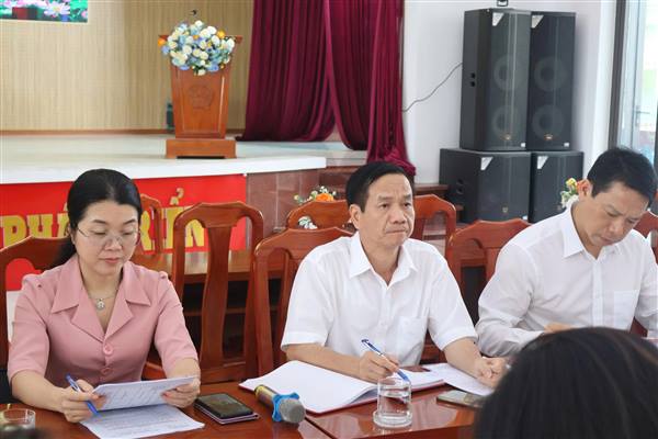 Đoàn khảo sát thành phố làm việc với phường Việt Hòa về tình hình thực hiện mô hình chính quyền địa phương 02 cấp