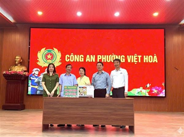 Lan tỏa yêu thương từ mô hình “Hộp tiết kiệm – Quỹ từ thiện” của Công an phường Việt Hòa