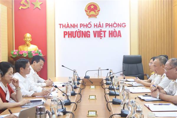 Thuế cơ sở 9 thành phố Hải Phòng làm việc với phường Việt Hòa 