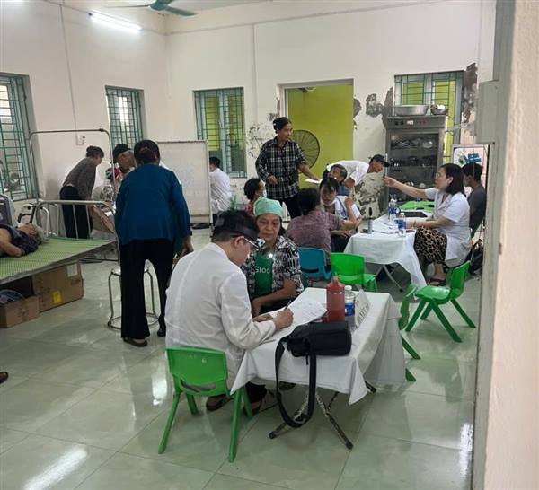 Phường Việt Hòa tiếp tục tổ chức khám sức khỏe định kỳ sàng lọc 1 số bệnh thường gặp cho NCT theo Nghị quyết 49/2025 NQ-HĐND năm 2026