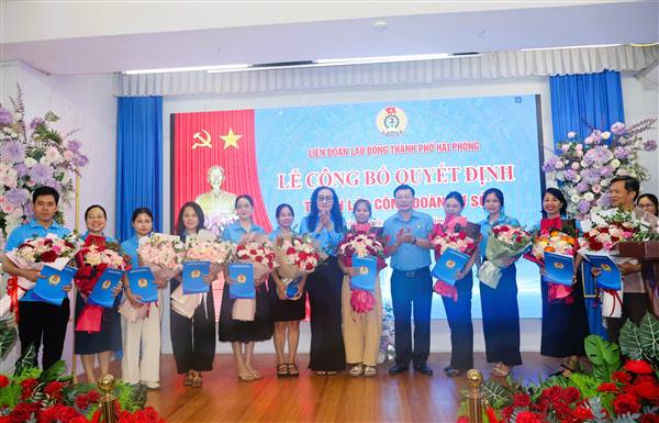 Công đoàn phường Việt Hòa tổ chức Hội nghị công bố quyết định kết nạp đoàn viên, thành lập công đoàn cơ sở; tập huấn nghiệp vụ công tác công đoàn cho cán bộ công đoàn cơ sở năm 2026