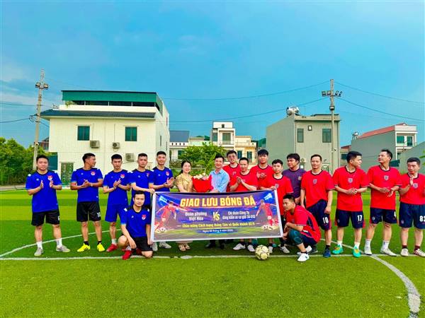 Giao lưu bóng đá giữa Đoàn phường Việt Hoà và Chi đoàn Công ty Đăng kiểm xe cơ giới 34-010D