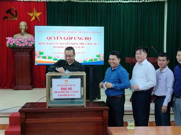 UBND XÃ VIỆT KHÊ TỔ CHỨC LỄ CHÀO CỜ VÀ SINH HOẠT DƯỚI CỜ THÁNG 12 NĂM 2025