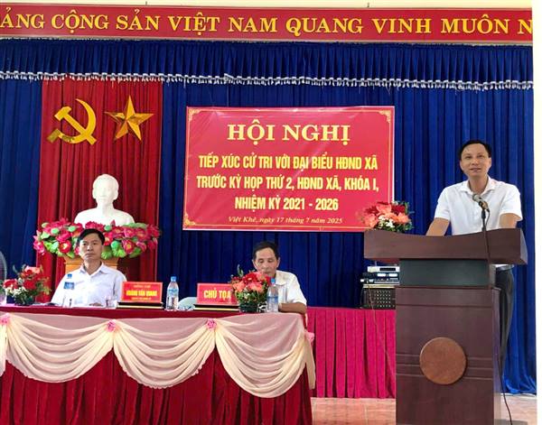 Đại biểu Hội đồng nhân dân xã Việt Khê đã tổ chức tiếp xúc cử tri tại 10 địa điểm trên toàn xã