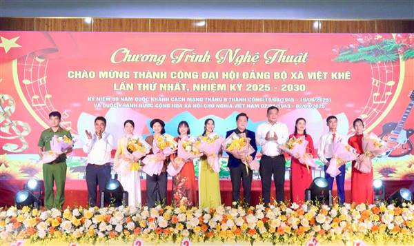 Chương trình văn nghệ đặc sắc chào mừng thành công Đại hội đại biểu Đảng bộ xã Việt Khê lần thứ I, nhiệm kỳ 2025-2030. 