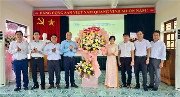 XÃ VIỆT KHÊ TƯNG BỪNG TỔ CHỨC LỄ KHAI GIẢNG NĂM HỌC 2025 - 2026