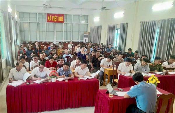 Việt Khê tổ chức hội nghị đối thoại, vận động các hộ dân vi phạm trong lĩnh vực đất đai 