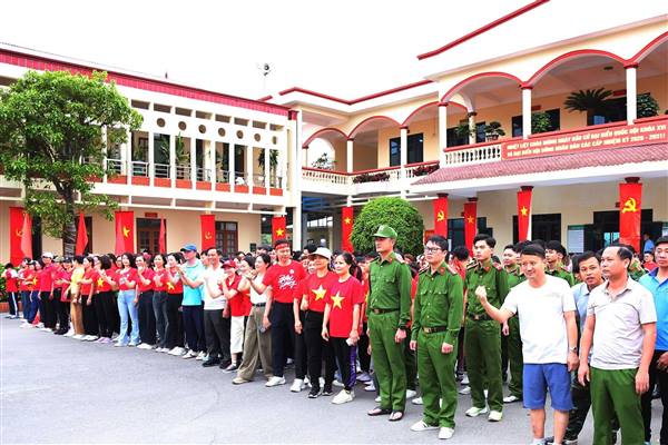 CÔNG AN XÃ VIỆT KHÊ, UBND XÃ VIỆT KHÊ TỔ CHỨC NGÀY CHẠY OLYMPIC VÌ SỨC KHỎE TOÀN DÂN - VÌ AN NINH TỔ QUỐC NĂM 2026