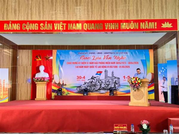 CHƯƠNG TRÌNH GIAO LƯU VĂN NGHỆ CHÀO MỪNG 30/4 – 1/5 VÀ THÀNH CÔNG CUỘC BẦU CỬ DIỄN RA THÀNH CÔNG TỐT ĐẸP