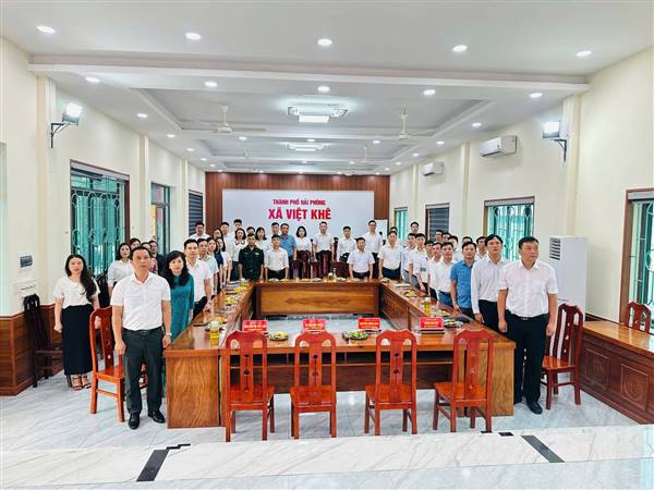 Các cơ quan Đảng ủy - Ủy ban MTTQ Việt Nam và HĐND & UBND xã Việt Khê tổ chức Lễ chào cờ Tổ quốc, hát Quốc ca và sinh hoạt chính trị đầu tháng 4 năm 2026.