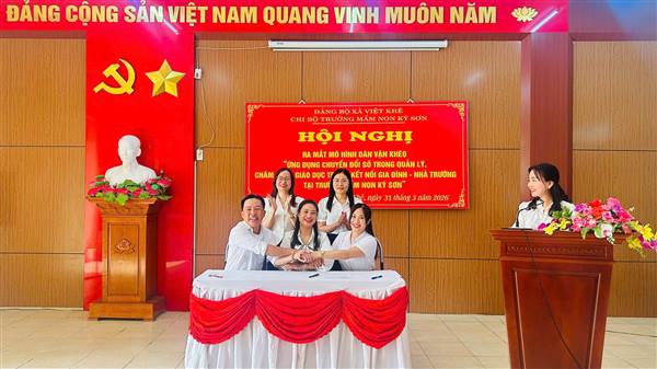 TRƯỜNG MẦM NON KỲ SƠN RA MẮT MÔ HÌNH DÂN VẬN KHÉO "ỨNG DỤNG CHUYỂN ĐỔI SỐ TRONG QUẢN LÝ, CHĂM SÓC - GIÁO DỤC TRẺ VÀ KẾT NỐI GIA ĐÌNH - NHÀ TRƯỜNG"