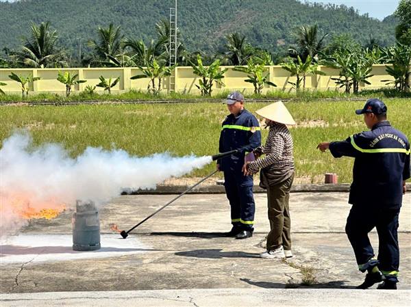 Hội nghị huấn luyện, bồi dưỡng nghiệp vụ Phòng cháy chữa cháy và cứu nạn cứu hộ (PCCC, CNCH) năm 2026 tại xã Việt Khê
