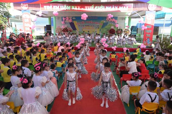 VUI TẾT THIẾU NHI 1/6 VÀ LỄ RA TRƯỜNG CHO HỌC SINH 5 TUỔI TẠI TRƯỜNG MẦM NON AN SƠN