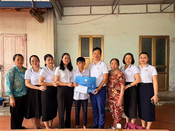 TYM - CHI NHÁNH HẢI PHÒNG TRAO YÊU THƯƠNG NHÂN DỊP QUỐC TẾ THIẾU NHI 1/6 