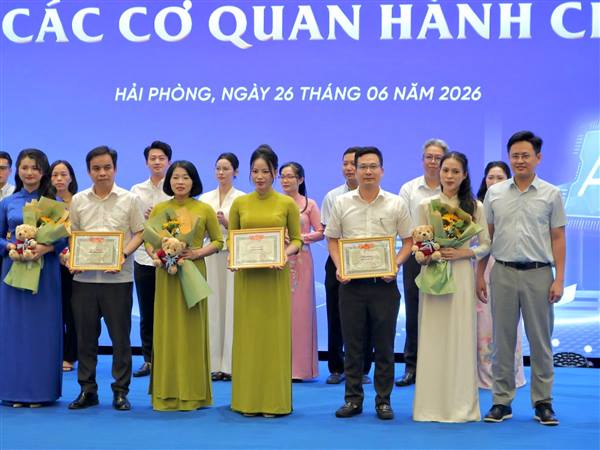 CHÚC MỪNG UBND XÃ VIỆT KHÊ XUẤT SẮC ĐẠT GIẢI BA CUỘC THI “ỨNG DỤNG AI TRONG THỰC THI NHIỆM VỤ CỦA CÁC CƠ QUAN HÀNH CHÍNH TRÊN ĐỊA BÀN THÀNH PHỐ NĂM 2026”