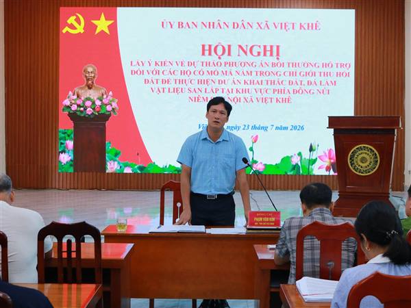 UBND xã Việt Khê tổ chức hội nghị lấy ý kiến về dự thảo phương án bồi thường, hỗ trợ đối với các hộ có mồ mả nằm trong chỉ giới thu hồi đất thực hiện Dự án khai thác khoáng sản tại khu vực phía Đông núi Niêm Sơn Nội