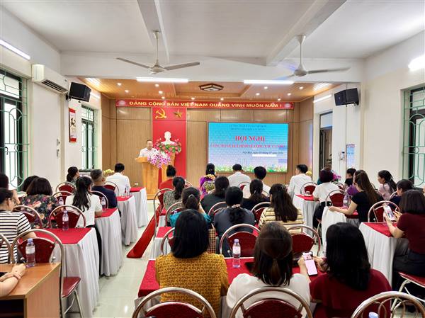 TRƯỜNG TIỂU HỌC LẠI XUÂN TỔ CHỨC HỘI NGHỊ CÔNG BỐ QUYẾT ĐỊNH VIÊN CHỨC QUẢN LÝ NGHỈ HƯU VÀ CÔNG BỐ QUYẾT ĐỊNH ĐIỀU ĐỘNG, BỔ NHIỆM HIỆU TRƯỞNG NHÀ TRƯỜNG