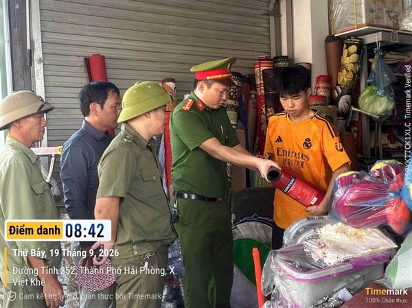 KIỂM TRA CÔNG TÁC PHÒNG CHÁY, CHỮA CHÁY TẠI CHỢ KỲ SƠN