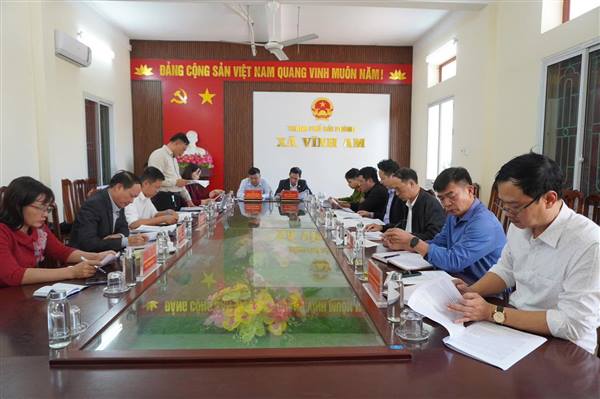 UBND XÃ VĨNH AM TỔ CHỨC PHIÊN HỌP THƯỜNG KỲ ĐÁNH GIÁ TÌNH HÌNH KINH TẾ - XÃ HỘI THÁNG 11 TRIỂN KHAI NHIỆM VỤ THÁNG 12
Chiều ngày 26/11/2025 tại Phòng họp trực tuyến, Ủy ban nhân dân xã tổ chức Phiên họp thường kỳ đánh giá tình hình kinh tế - xã hội tháng 11/2025; triển khai nhiệm vụ tháng 12/2025.