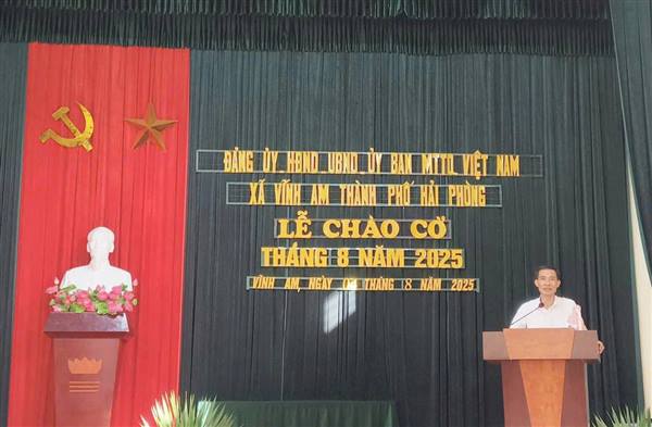 Thực hiện Thông tri số 19-TT/TU ngày 23/3/2018 của Ban Thường vụ Thành ủy về “Định kỳ tổ chức nghi thức chào cờ Tổ quốc, hát Quốc ca và sinh hoạt dưới cờ" trên địa bàn thành phố Hải Phòng. Sáng ngày 4/8 tại Nhà văn hóa xã Vĩnh Am, Đảng ủy - Hội đồng nhân dân - Ủy ban nhân dân - Ủy ban Mặt trận Tổ quốc Việt Nam xã tổ chức thực hiện nghi thức chào cờ Tổ quốc, hát Quốc ca và sinh hoạt dưới cờ tháng 8 năm 2025