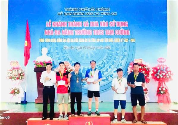 Các cầu thủ tham gia giải thi đấu Cầu lông và các hoạt động Chào mừng Đại hội Đại biểu Đảng bộ xã Vĩnh Am lần thứ I, nhiệm kỳ 2025-2030. Giải Cầu lông xã Vĩnh Am tổ chức thành công rực rỡ.❤️❤️❤️