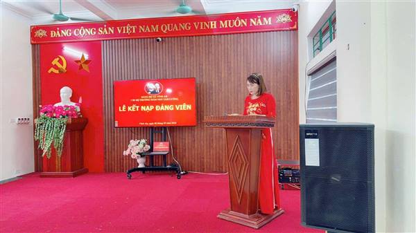 TRƯỜNG MẦM NON TAM CƯỜNG TỔ CHỨC LỄ KẾT NẠP ĐẢNG VIÊN MỚI!