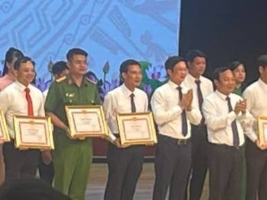  THÀNH ỦY HẢI PHÒNG KHEN THƯỞNG CÁC TỔ CHỨC ĐẢNG, ĐẢNG VIÊN TIÊU BIỂU 05 NĂM (2021-2025)!