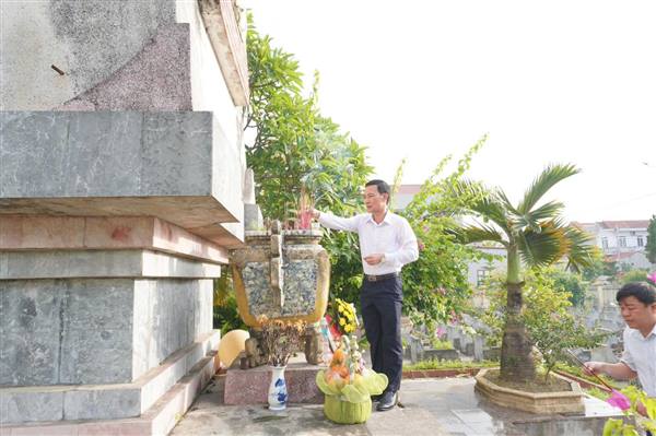  HOẠT ĐỘNG Ý NGHĨA TRI ÂN CÁC ANH HÙNG LIỆT SĨ 