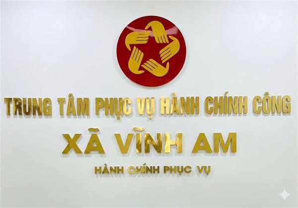 💐 💐 💐 Lãnh đạo Trung tâm Phục vụ hành chính công xã Vĩnh Am trao Giấy chứng nhận kết hôn cho công dân trên địa bàn xã.