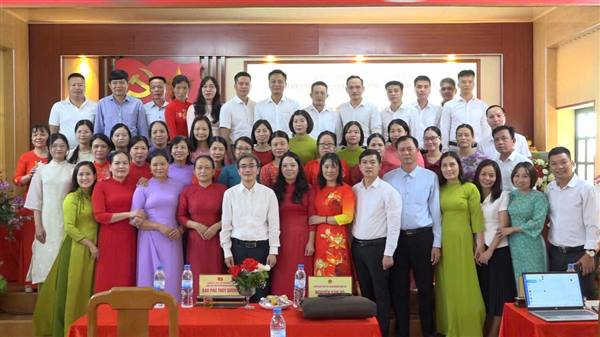 TRƯỜNG THCS VINH QUANG - THANH LƯƠNG, XÃ VĨNH BẢO TỔ CHỨC HỘI NGHỊ CÁN BỘ, VIÊN CHỨC, NGƯỜI LAO ĐỘNG NĂM HỌC 2025-2026