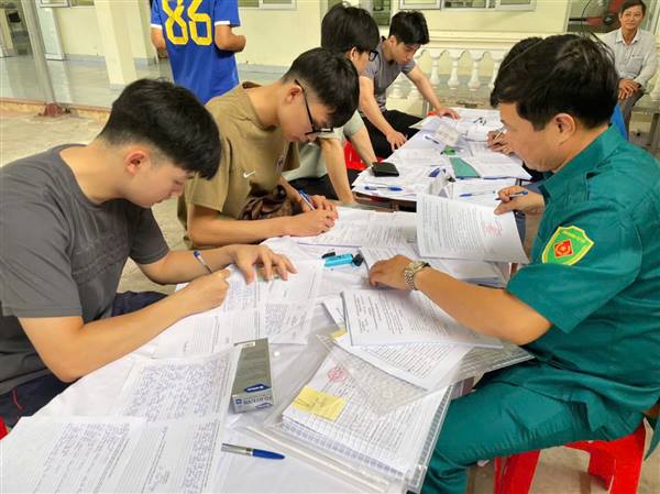 ỦY BAN NHÂN DÂN XÃ VĨNH BẢO TỔ CHỨC KHÁM SƠ TUYỂN SỨC KHỎE CHO NAM CÔNG DÂN CHUẨN BỊ NHẬP NGŨ NĂM 2026