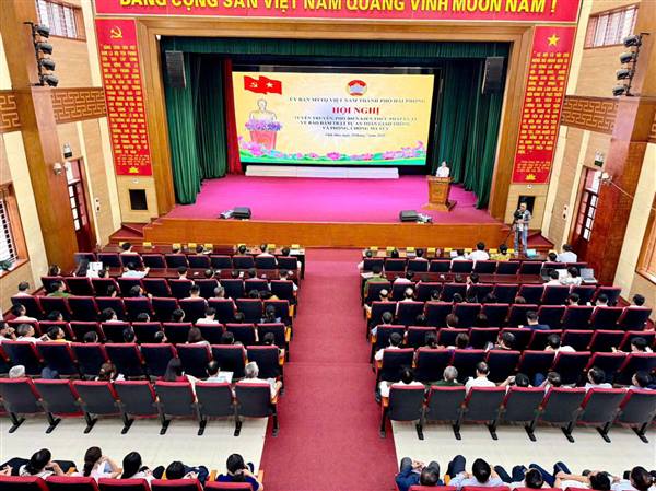 HỘI NGHỊ TUYÊN TRUYỀN, PHỔ BIẾN KIẾN THỨC PHÁP LUẬT VỀ PHÒNG, CHỐNG MA TÚY VÀ BẢO ĐẢM TRẬT TỰ AN TOÀN GIAO THÔNG