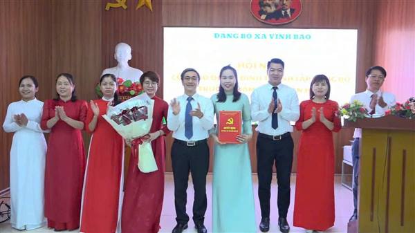 ĐẢNG ỦY XÃ VĨNH BẢO CÔNG BỐ QUYẾT ĐỊNH THÀNH LẬP ĐẢNG BỘ TRƯỜNG MẦM NON NHÂN HOÀ