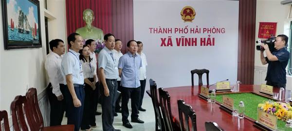 Đồng chí Lê Tiến Châu, Ủy viên Trung ương Đảng, Bí thư Thành ủy Hải Phòng, Trưởng đoàn đại biểu Quốc hội thành phố đã có chuyến thăm và làm việc tại trụ sở Đảng ủy, Hội đồng nhân dân (HĐND), Ủy ban nhân dân (UBND) xã Vĩnh Hải, thành phố Hải Phòng.