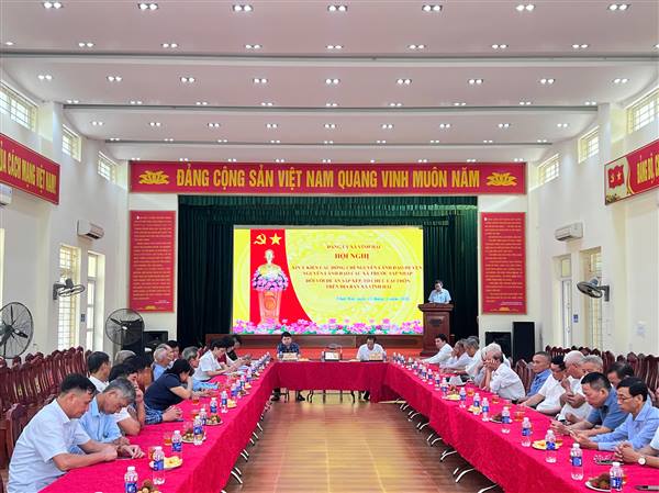 XÃ VĨNH HẢI TỔ CHỨC HỘI NGHỊ XIN Ý KIẾN CÁC ĐỒNG CHÍ NGUYÊN LÃNH ĐẠO HUYỆN, NGUYÊN LÃNH ĐẠO XÃ TRƯỚC SÁP NHẬP ĐỐI VỚI ĐỀ ÁN SẮP XẾP, TỔ CHỨC LẠI THÔN TRÊN ĐỊA BÀN XÃ