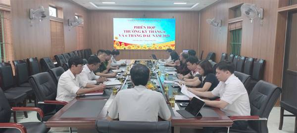 UBND XÃ VĨNH HẢI TỔ CHỨC PHIÊN HỌP THƯỜNG KỲ THÁNG 6 VÀ ĐÁNH GIÁ TÌNH HÌNH KINH TẾ - XÃ HỘI 6 THÁNG ĐẦU NĂM 2026