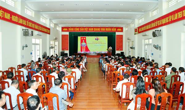 ĐẢNG ỦY XÃ VĨNH HẢI TRAO TẶNG HUY HIỆU ĐẢNG ĐỢT 19/5; SƠ KẾT CÔNG TÁC 6 THÁNG ĐẦU NĂM, TRIỂN KHAI PHƯƠNG HƯỚNG NHIỆM VỤ 6 THÁNG CUỐI NĂM 2026 VÀ BIỂU DƯƠNG ĐẢNG VIÊN HOÀN THÀNH XUẤT SẮC NHIỆM VỤ 5 NĂM LIÊN TIẾP GIAI ĐOẠN 2020-2025