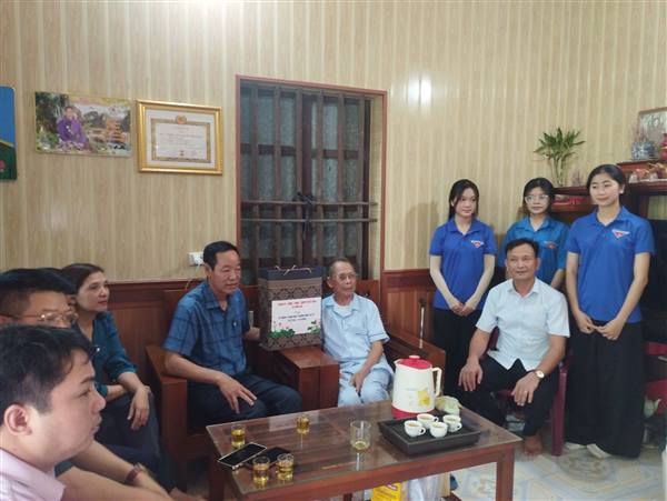  Xã Vĩnh Hải tổ chức các đoàn đến thăm, tặng quà các đồng chí thương binh, bệnh binh và các gia đình chính sách tiêu biểu trên địa bàn xã nhân kỷ niệm 79 năm ngày thương binh liệt sỹ (27/7/1947 - 27/7/2026)