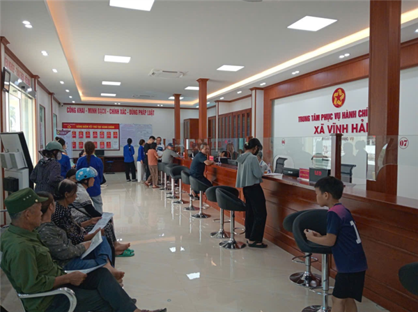 TRUNG TÂM PHỤC VỤ HÀNH CHÍNH CÔNG XÃ VĨNH HẢI ĐẨY MẠNH TUYÊN TRUYỀN, HỖ TRỢ NGƯỜI DÂN THỰC HIỆN THỦ TỤC HÀNH CHÍNH
