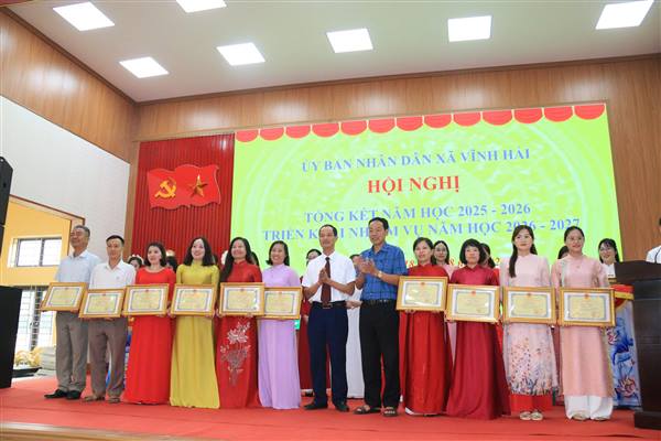 XÃ VĨNH HẢI TỔ CHỨC HỘI NGHỊ TỔNG KẾT NĂM HỌC 2025 - 2026, TRIỂN KHAI NHIỆM VỤ NĂM HỌC 2026 - 2027