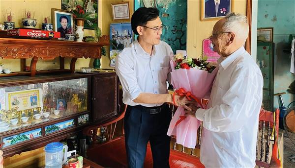 Hướng tới kỷ niệm 43 năm Ngày Nhà giáo Việt Nam (20/11/1982 – 20/11/2025)