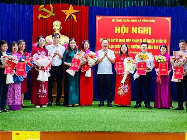 HỘI NGHỊ CÔNG BỐ QUYẾT ĐỊNH TIẾP NHẬN VÀ BỔ NHIỆM CHỨC VỤ LÃNH ĐẠO QUẢN LÝ CÁC TRƯỜNG HỌC; CÔNG TÁC CHUẨN BỊ KHAI GIẢNG NĂM HỌC 2025 - 2026