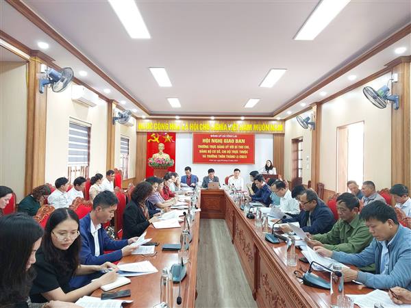 Đảng ủy xã Vĩnh Lại tổ chức Hội nghị giao ban Thường trực Đảng ủy với Bí thư Chi, Đảng bộ cơ sở, chi bộ trực thuộc và trưởng thôn tháng 12/2025
