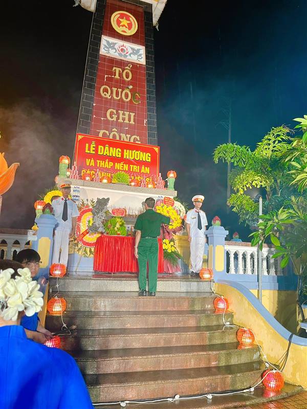 XÃ VĨNH LẠI, TP HẢI PHÒNG TỔ CHỨC LỄ DÂNG HƯƠNG, THẮP NẾN TRI ÂN CÁC ANH HÙNG LIỆT SỸ