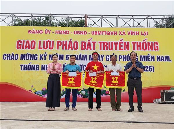 Sôi nổi Giao lưu pháo đất truyền thống xã Vĩnh Lại