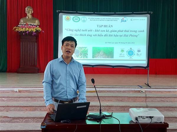 HỘI NGHỊ TẬP HUẤN “ỨNG DỤNG CÔNG NGHỆ TƯỚI ƯỚT-KHÔ XEN KẼ, GIẢM PHÁT THẢI TRONG CANH TÁC LÚA THÍCH ỨNG VỚI BIẾN ĐỔI KHÍ HẬU