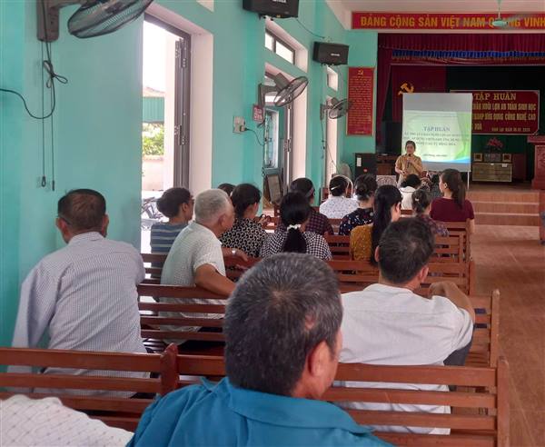XÃ VĨNH LẠI TỔ CHỨC LỚP TẬP HUẤN “KỸ THUẬT CHĂN NUÔI LỢN AN TOÀN SINH HỌC, ÁP DỤNG VIETGAHP, ỨNG DỤNG CÔNG NGHỆ CAO, TỰ ĐỘNG HÓA” CHO CÁC HỘ CHĂN NUÔI
